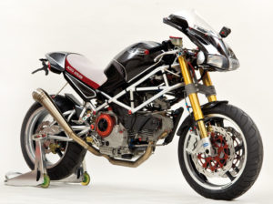 Ducati Monster 900 special: un intervento mostruoso