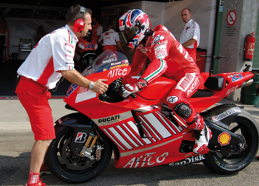 casey_stoner_ducati_2007 (1)