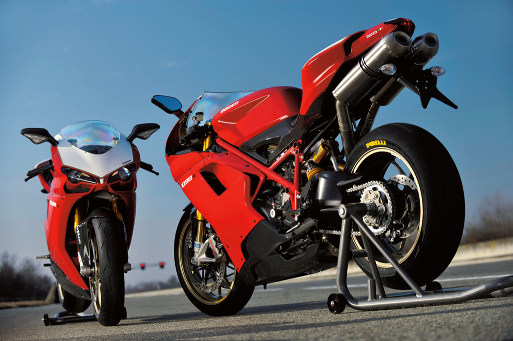 15_DUCATI_1098-R