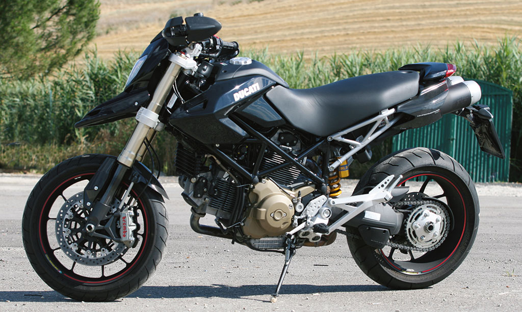 prova_pista_hypermotard_1100_s (2)