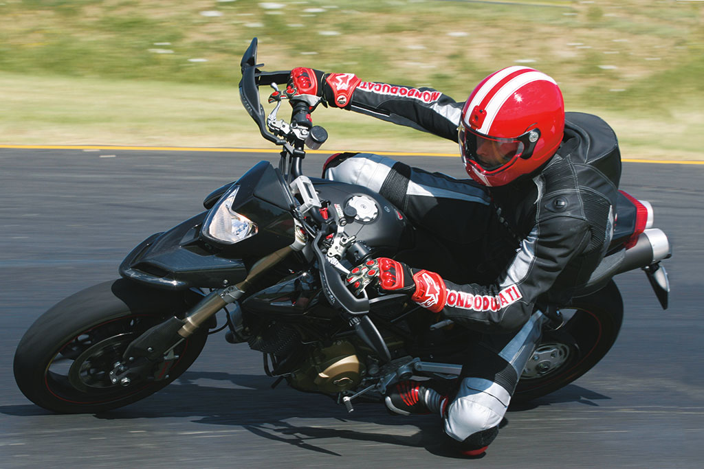 La Ducati Hypermotard 1100 S provata al kartodromo