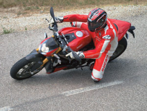 prova_strada_streetfighter_ducati (1)