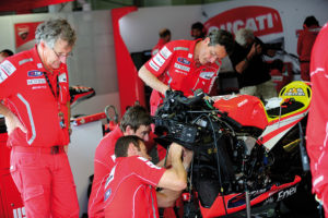 rossi_ducati_motogp_2011 (3)