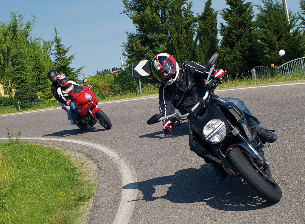 Una giornata in sella al Diavel: prova su strada