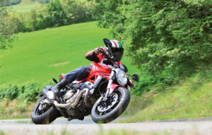 Prova Ducati Monster 821