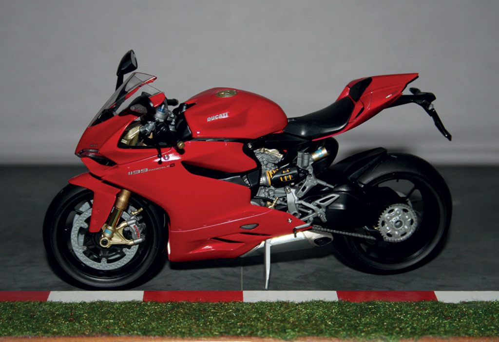 Modello in scala 1:12 della Panigale 1199 S by Tamiya