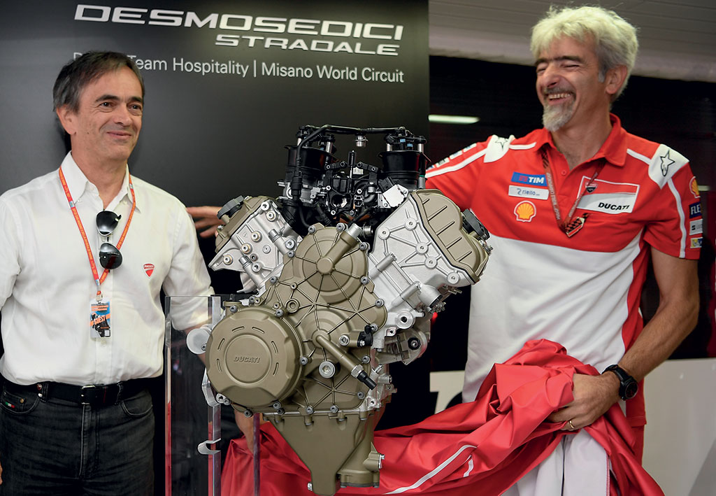 11-14-Unveiling-Desmosedici-Stradale-V4-engine-Forni-Dall'Igna