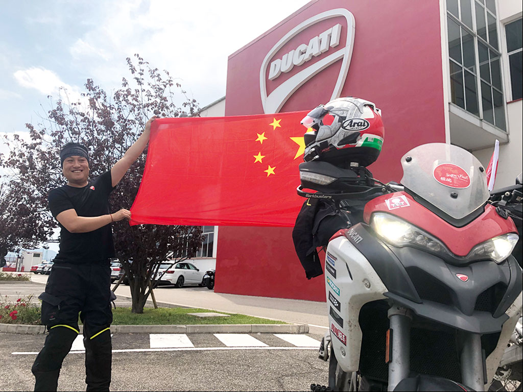 Attraverso l’Asia con la Multistrada Enduro