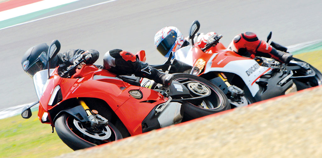 confronto-panigale-v2-v4_5 (3)