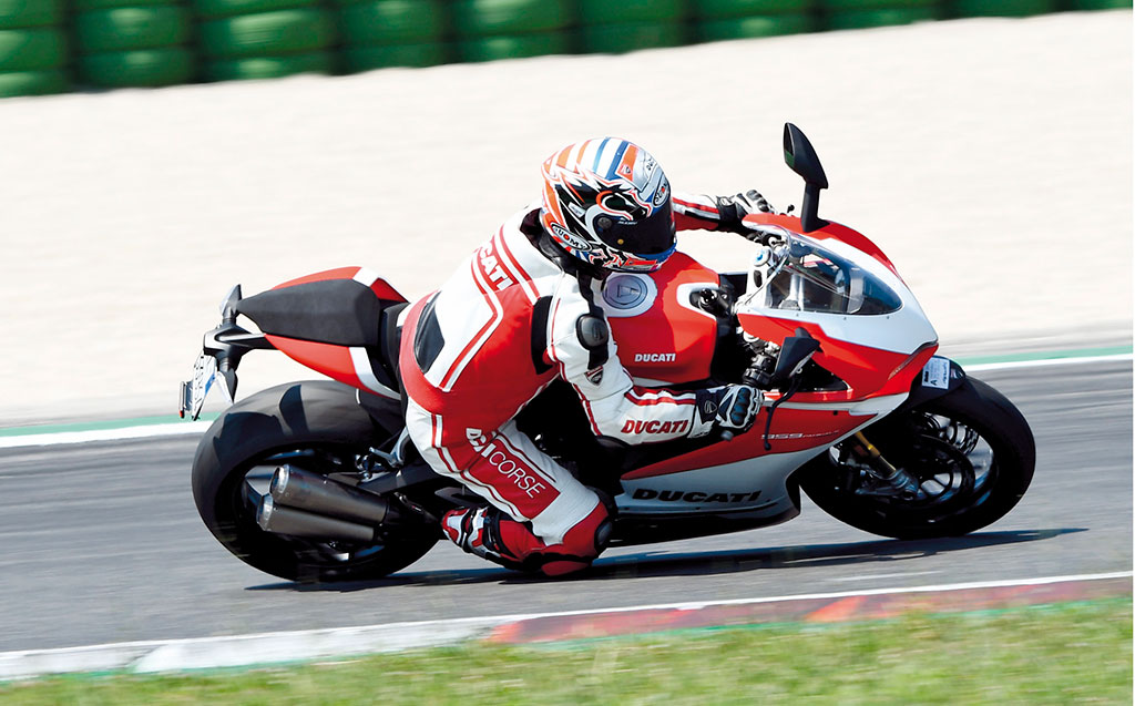 confronto-panigale-v2-v4_5 (4)