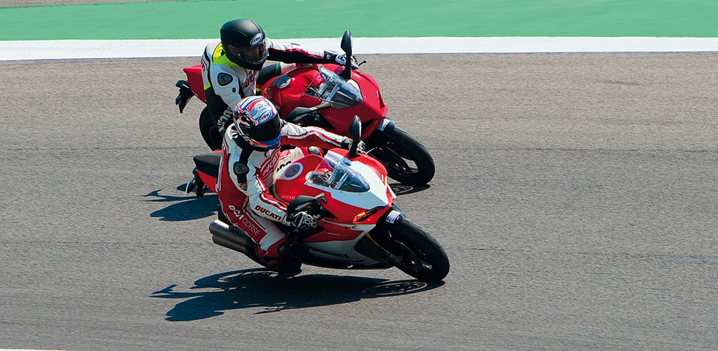 confronto-panigale-v2-v4_5 (6)