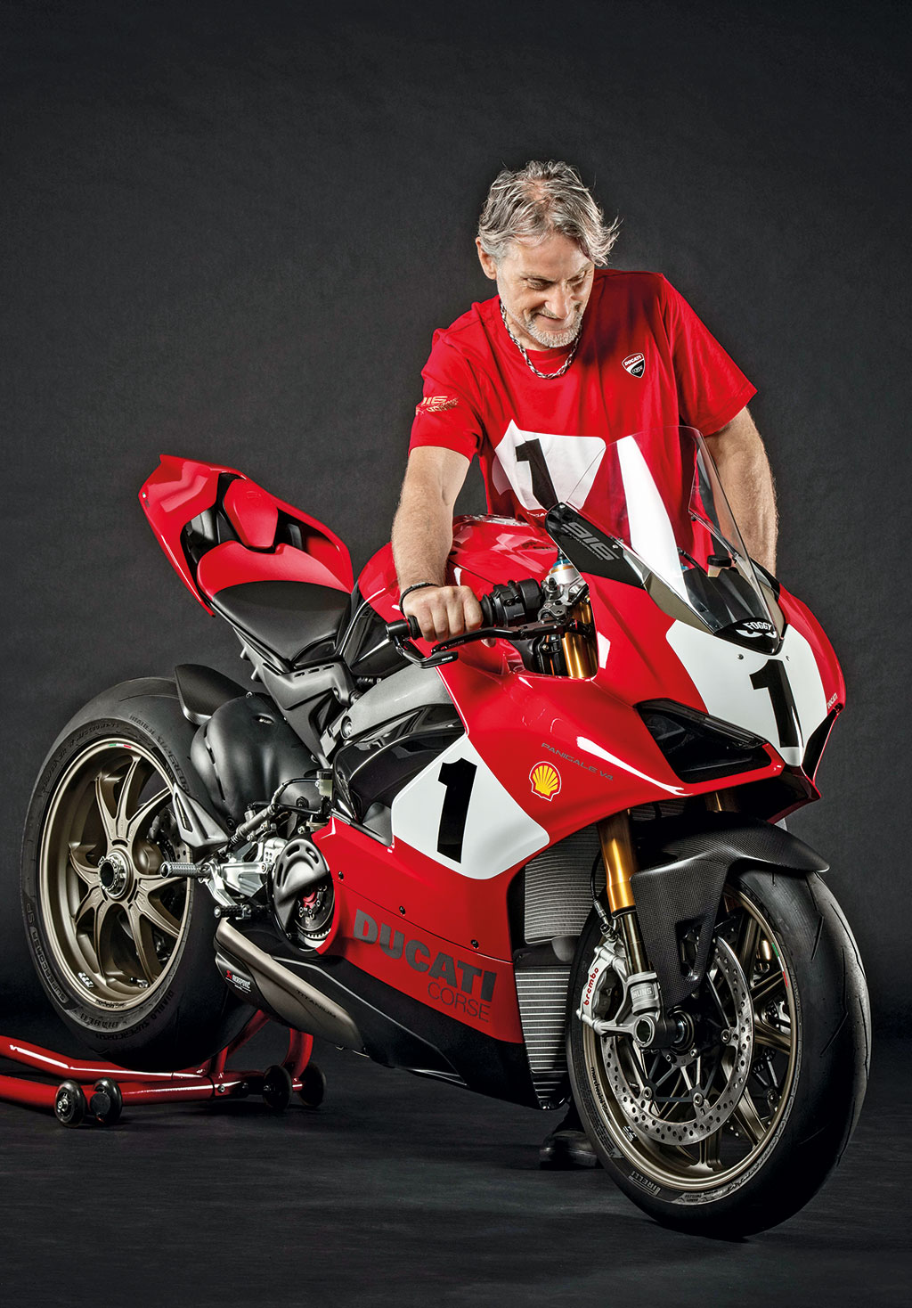 18_Panigale-V4-25_-Anniversario-916_studio_UC77828_High