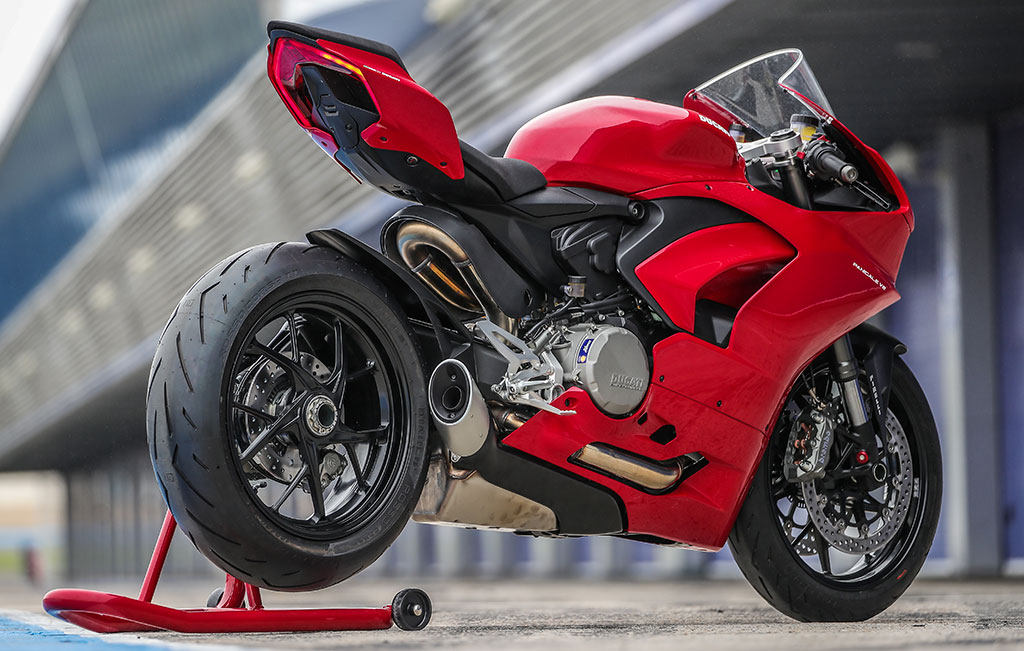 DUCATI-PANIGALE-V2_12_UC104674_High