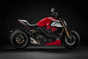 MY20_DUCATI_DIAVEL-1260-S_01_UC101622_High