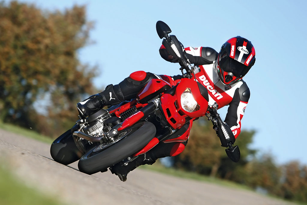 Ducati-HYPERMOTARD_1100_evo