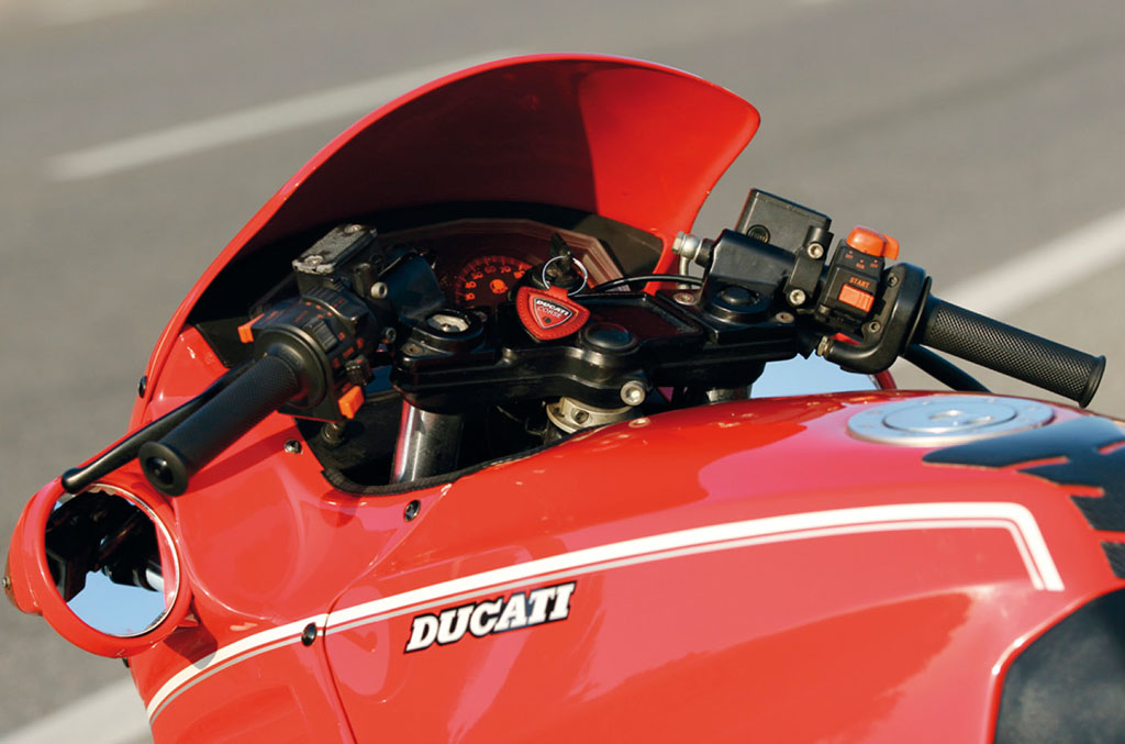Ducati-paso (8)