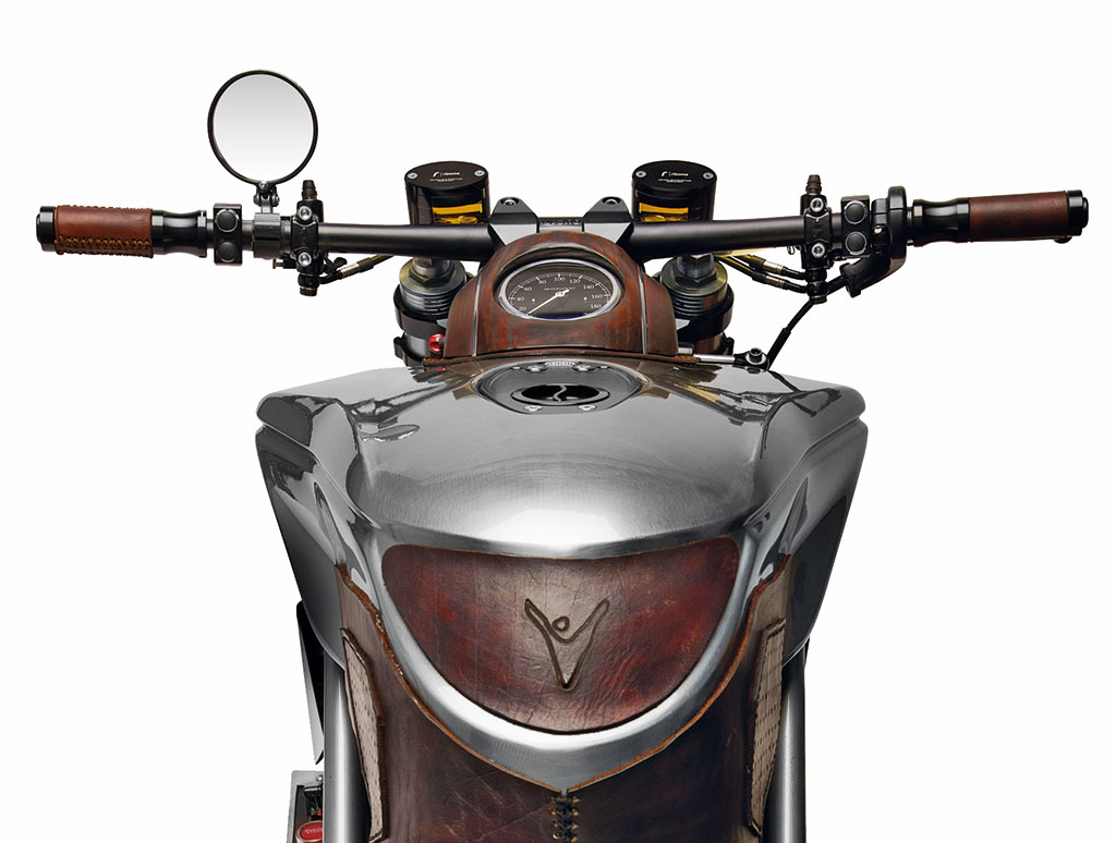 DUCATI-749-SPECIAL-fatta-a-mano-serbatoio