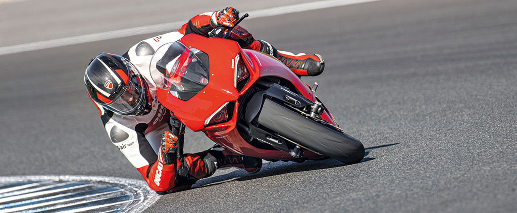 DUCATI-PANIGALE-V2_ACTION_14_UC104793_High