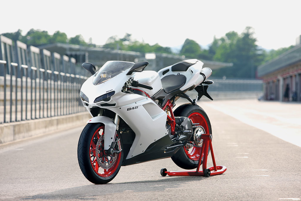 Ducati-848-EVO-Cuoredesmo white artic