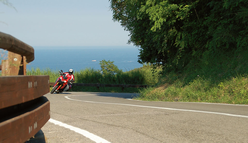 Ducati-Multistrada-1200-S-Touring