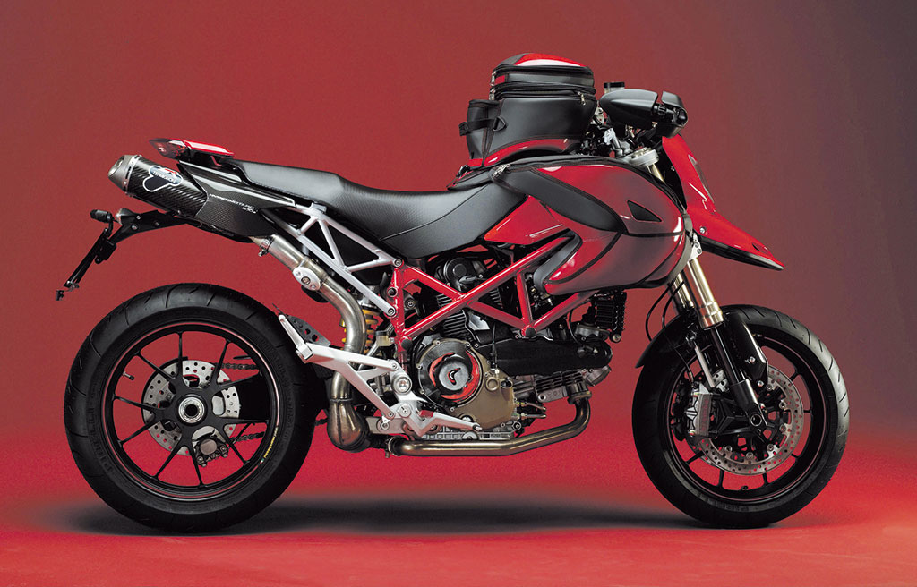 HYPERMOTARD_1100S_PERFORMANCE_12