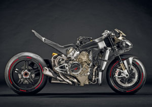 13_Ducati-Superleggera-V4_UC145966_High