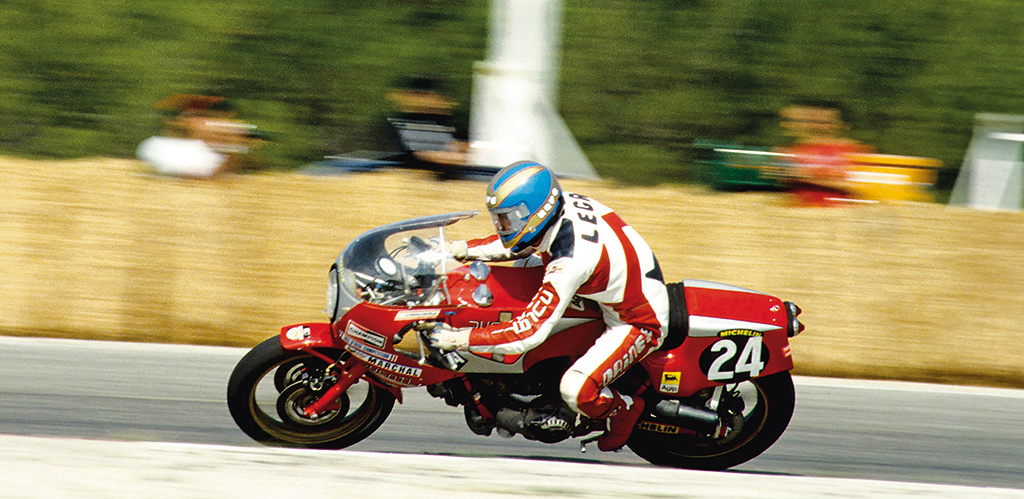 Mario-Lega-in-sella-alla-Ducati-da-Endurance