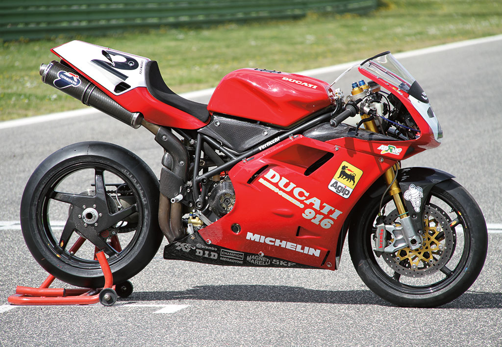 ducati_916_carl_fogarty_replica (2)