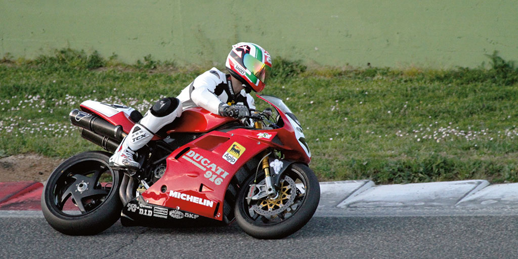 ducati_916_carl_fogarty_replica (4)