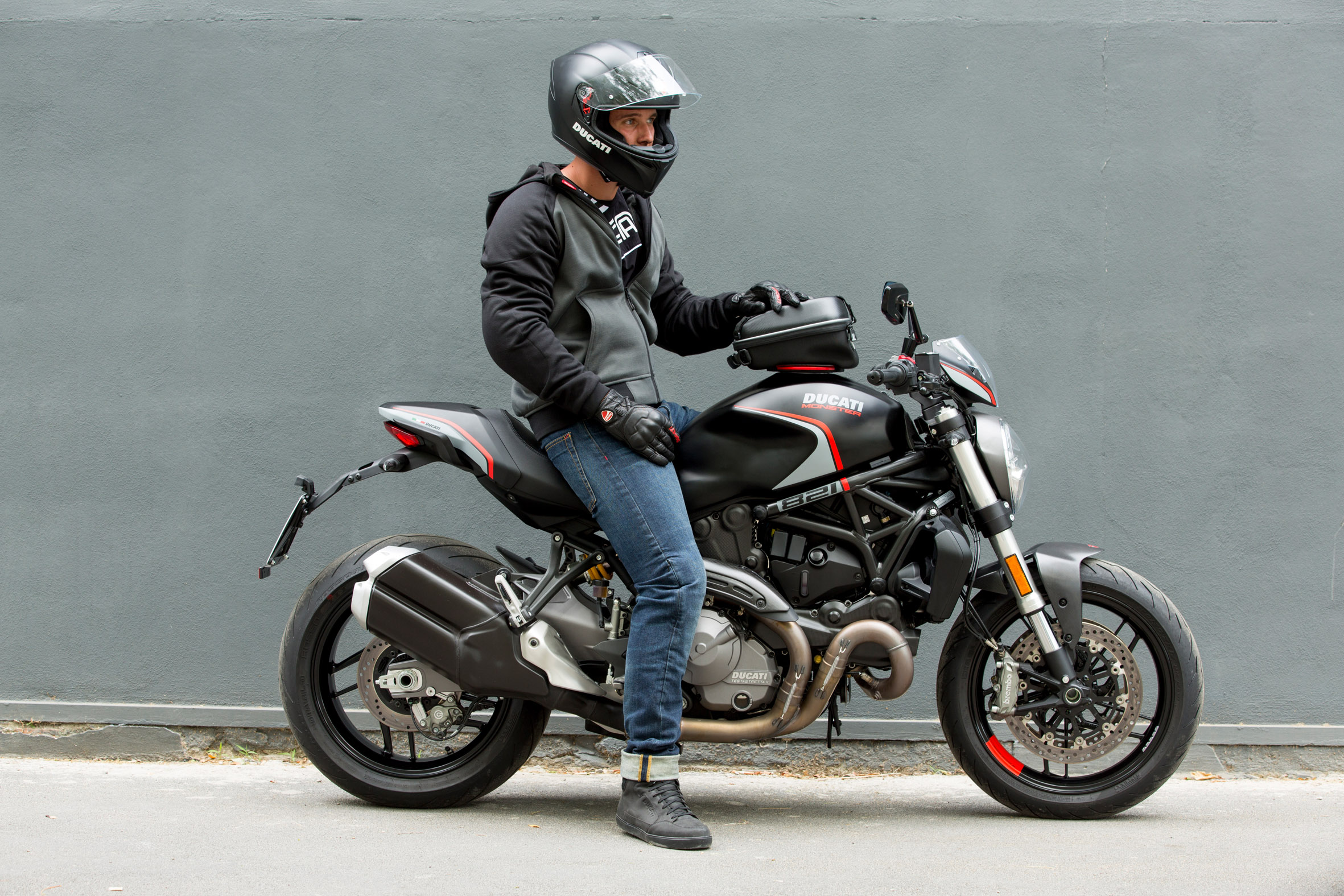 DUCATI_DowntownC1_UC162943_Preview