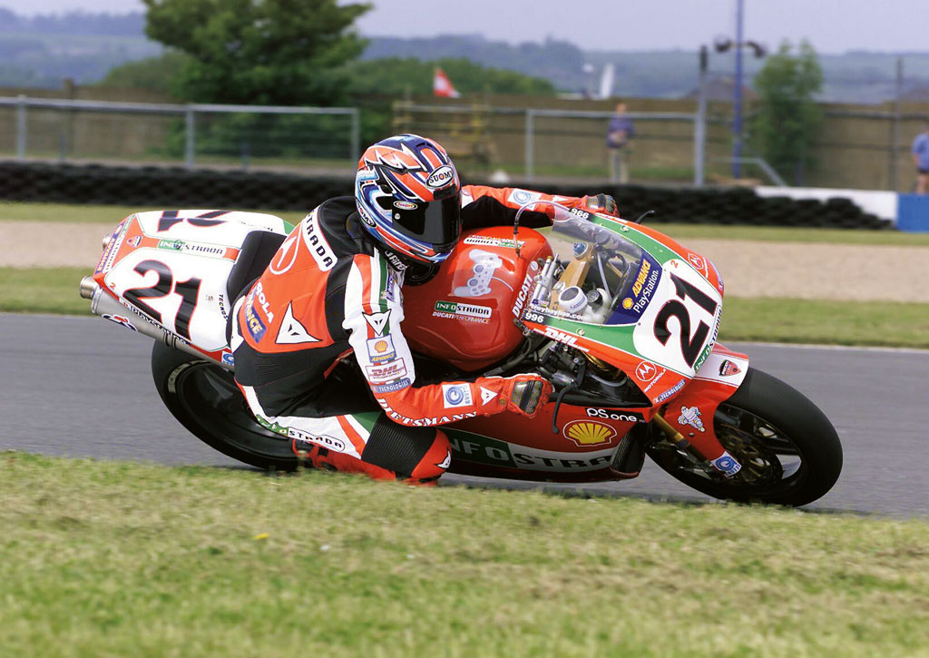 Troy Bayliss vince il primo titolo nel 2001