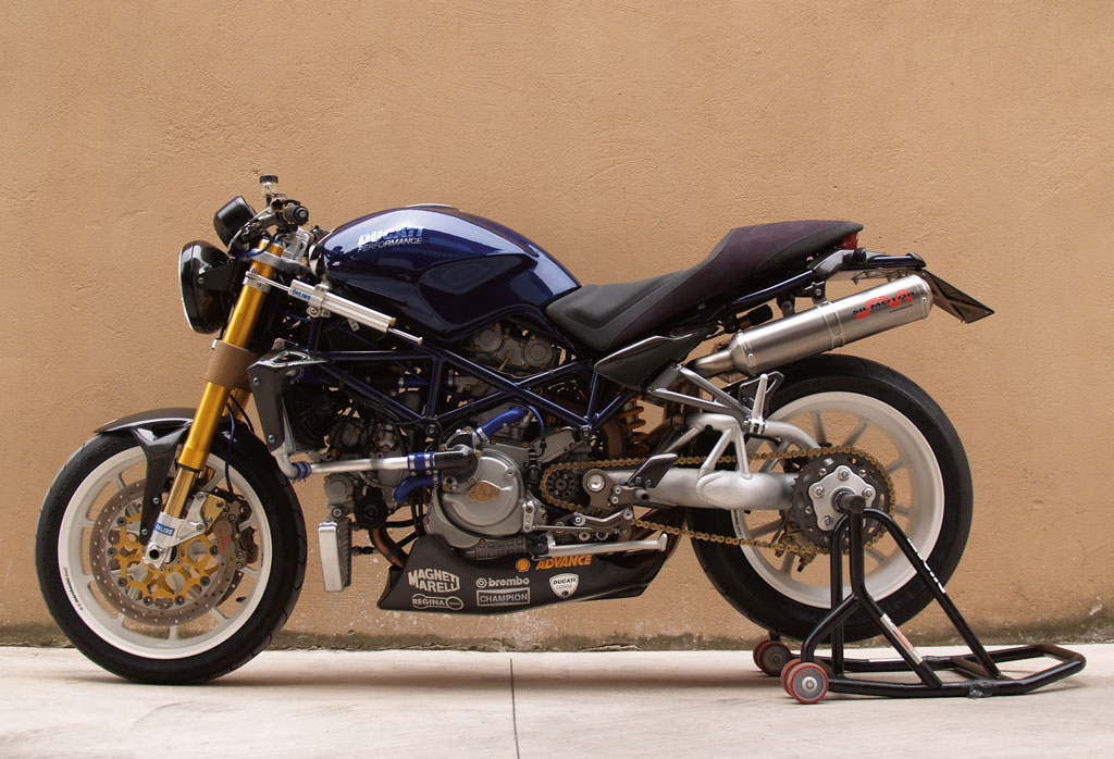 moto ducati S4R modificata