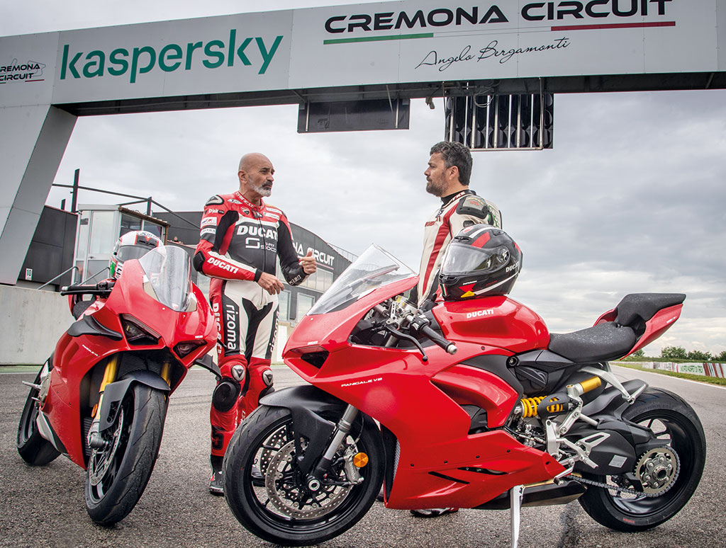 Panigale V4 S and V2: comparison 1 – 2020