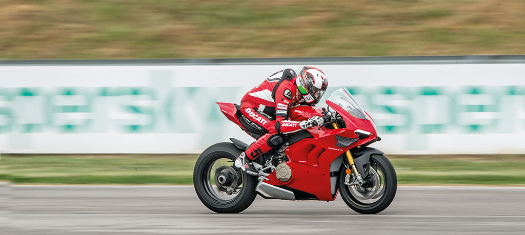 panigale_v4_v2_confronto (2)