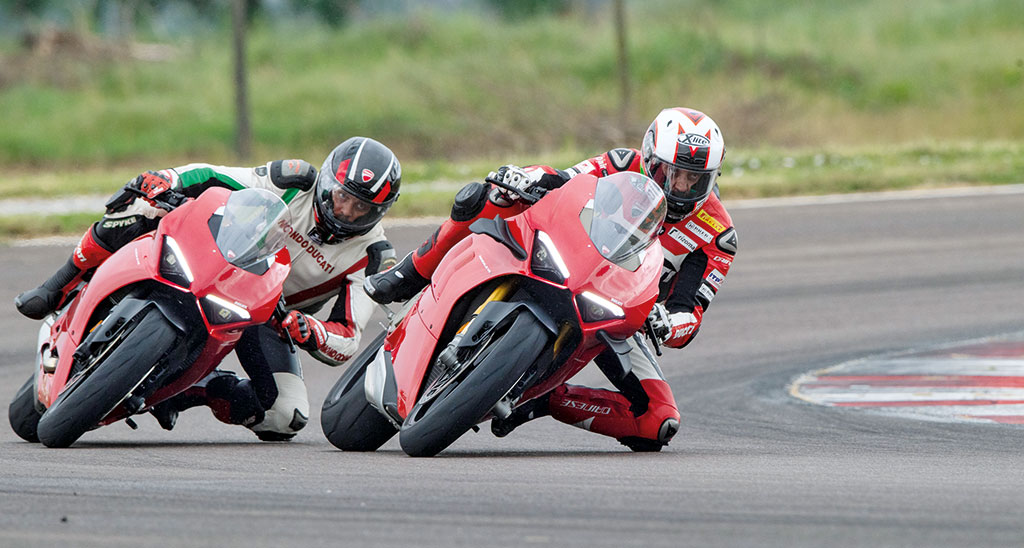 panigale_v4_v2_confronto (3)