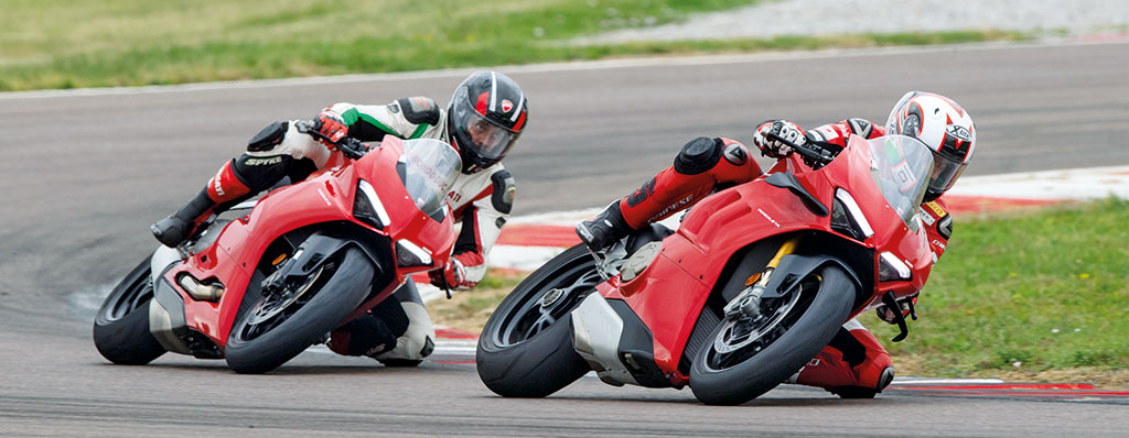 panigale_v4_v2_confronto (5)