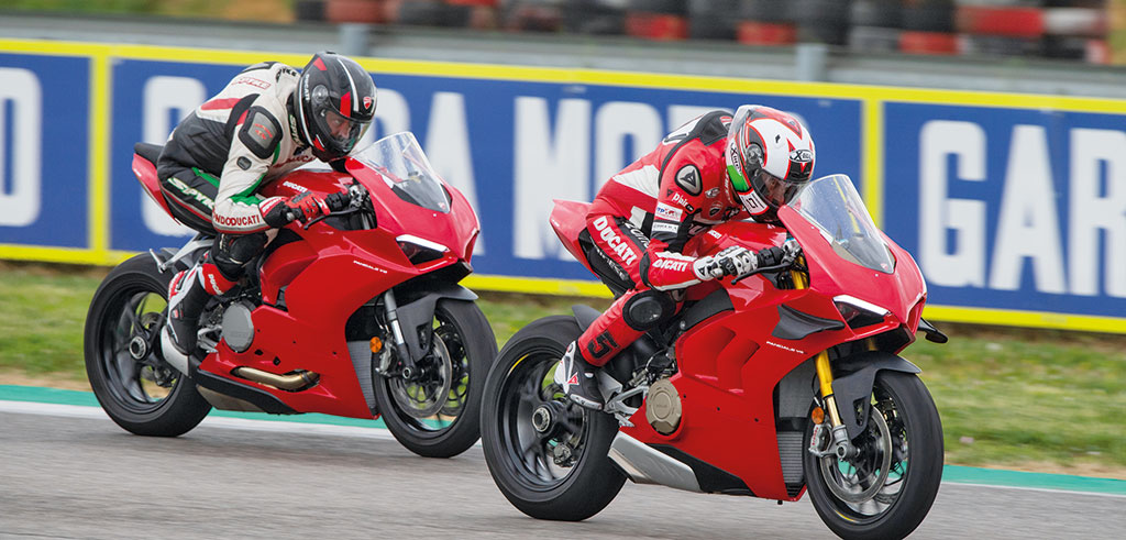 v4_v2_panigale_confronto_ducati (2)