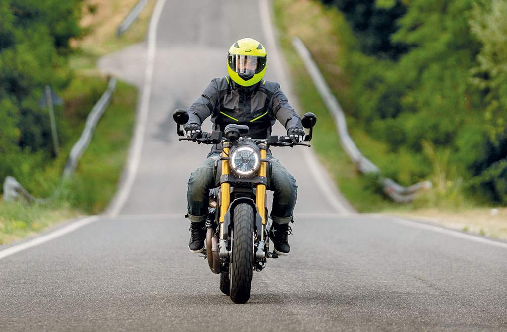 prova_ducati_scrambler_1100_sport_pro (1)