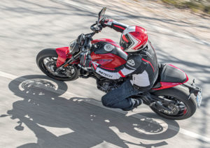 Prova su strada del nuovo Monster Ducati