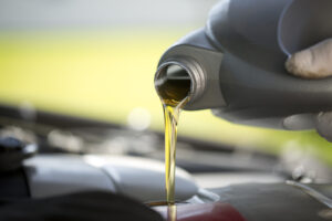 Come scegliere l’olio motore per la nostra moto