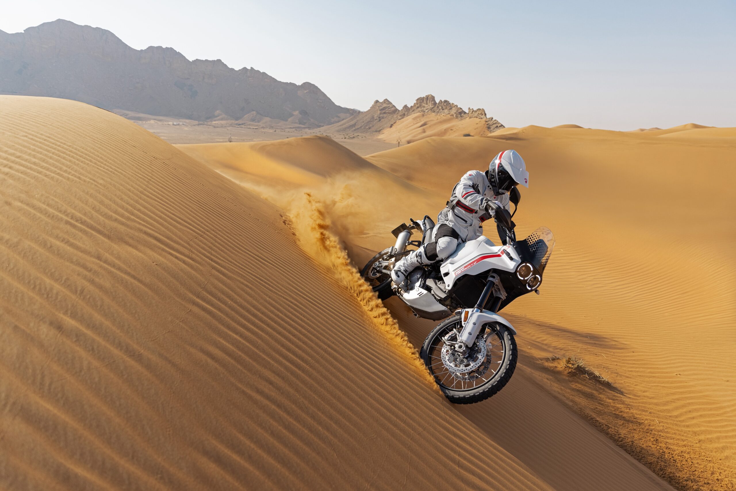 Ducati DesertX, una moto per mille avventure